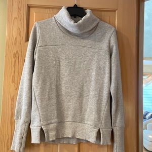 Alo Yoga gray pullover loose turtleneck sweatshirt size XS